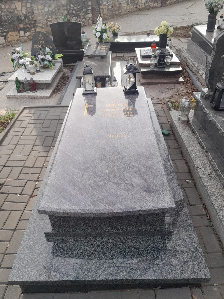Leszek Kłyś 1944 Piekary Śląskie - Grobonet - Wyszukiwarka osób pochowanych